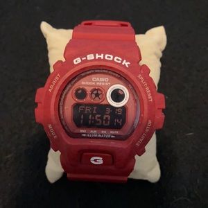 Men’s G-Shock - Maroon (EUC)